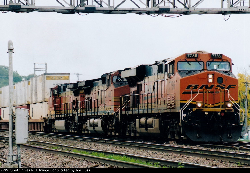 BNSF 7786 West